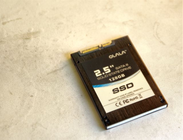 7 điều khoản bạn cần biết khi mua SSD mới olala kim loại trần