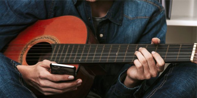 5 Free Apps That Help You Learn and Play Guitar