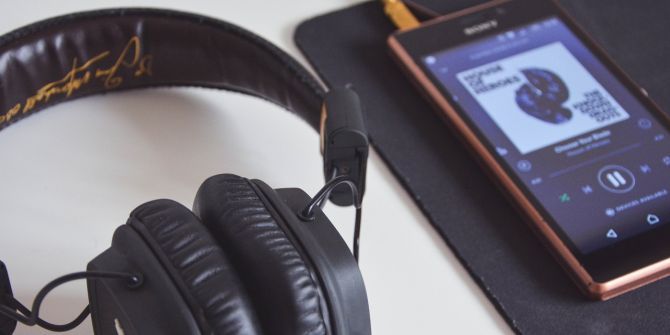 Here's Why Your Headphones Keep Breaking (And What You Can Do) headphones listening