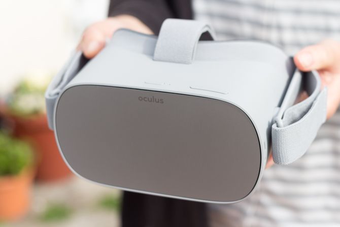 MakeUseOf: Win Oculus Go VR Headset