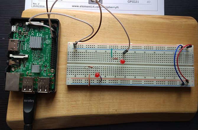 how to program raspberry pi control led lights