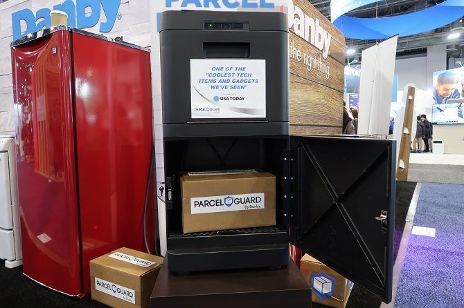 Parcel Guard Protects Your Packages From Thieves and Weather danby parcelguard ces2019 1 670x446