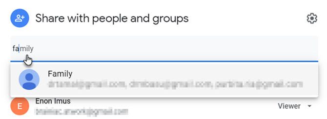 Ввод ярлыков контактов Google в настройках общего доступа к Google Диску